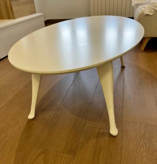 Mesa de centro diseño ovalada blanca