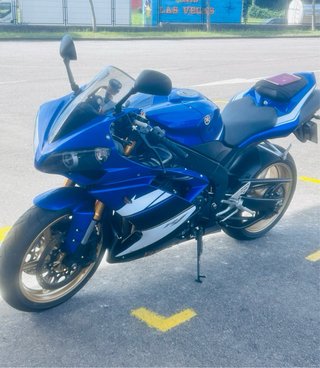 Yamaha YZF R1
