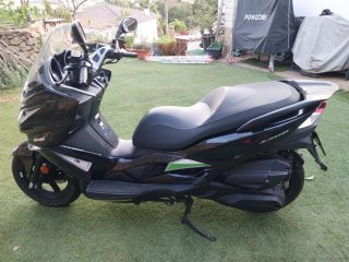 Kawasaki J300 ABS Scooter 2017