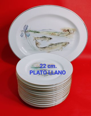 Vajilla de porcelana con peces y flores