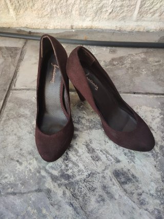 Zapatos de tacón Stradivarius marrones