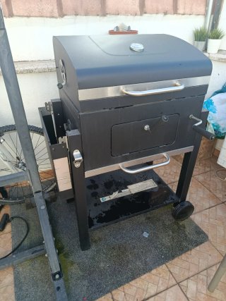 Barbacoa Negra y Plateada