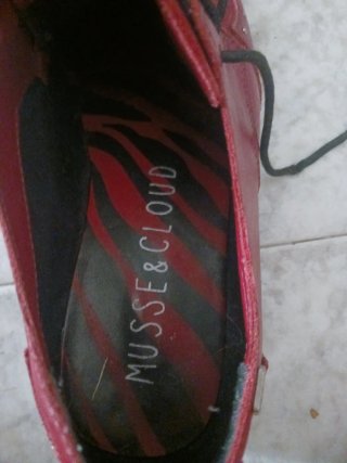 Mocasines mujer burdeos tachuelas