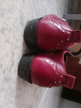 Mocasines mujer burdeos tachuelas