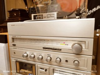 Equipo de música Sharp con tocadiscos