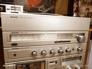 Equipo de música Sharp con tocadiscos