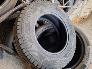 215 70 R15 C Barum - 1 neumático +95%