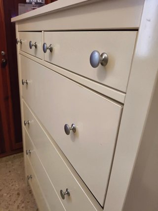 Cajonera blanca de madera