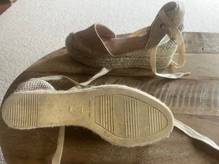 Alpargatas cuña Macarena ante beige talla 37