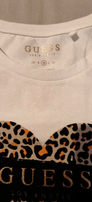 Camiseta Guess Corazón Animal Print Talla M