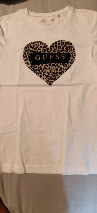 Camiseta Guess Corazón Animal Print Talla M