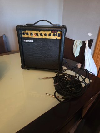 Guitarra eléctrica YAMAHA ERG121