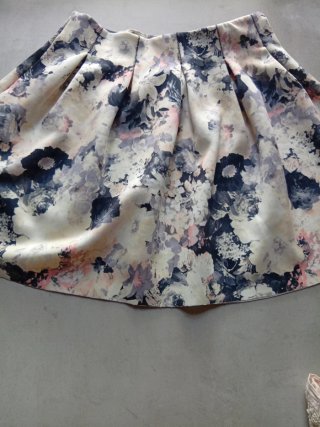 Lote 2 Faldas Zara y Bershka Talla 34-36