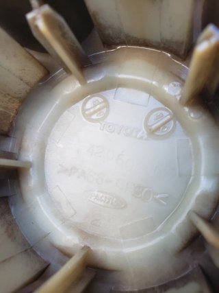 4 Tapas Toyota RAV4 2003-2004