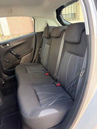 Peugeot 208 2014