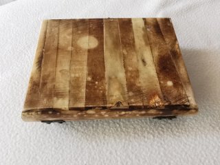 Antiguo joyero hueso y latón
