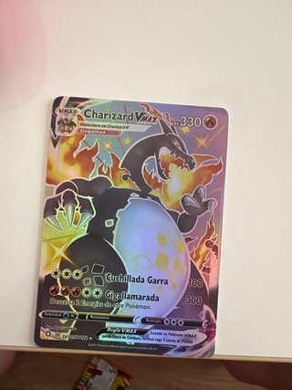 Carta Pokémon Charizard VMAX Gigamax