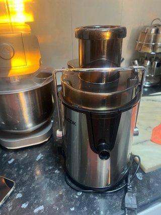 Varios electrodomésticos de cocina