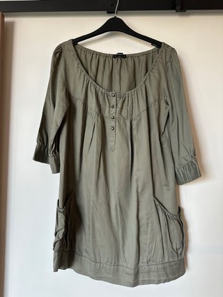 Lote 6 prendas: vestidos, blusas y falda