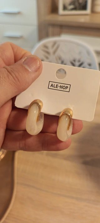 Lote sandalias, cartera y pendientes dorados