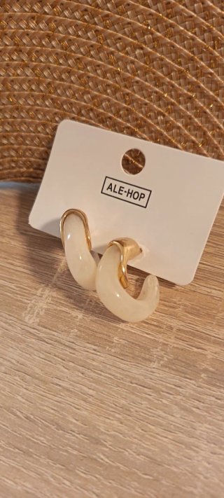 Lote sandalias, cartera y pendientes dorados