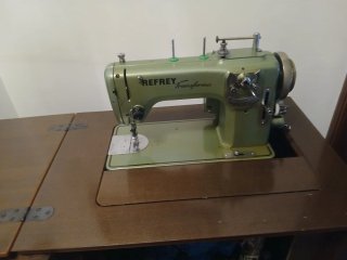 Máquina de coser Refrey Transforma