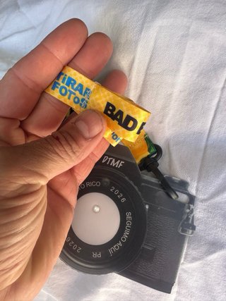 Bad Bunny Lanyard y Cámara