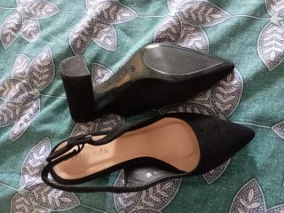 Zapatos de tacón negros