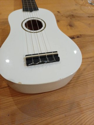 Ukelele Ashton Blanco