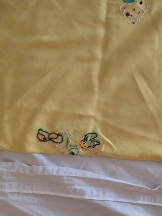 Mantel y 4 servilletas bordados