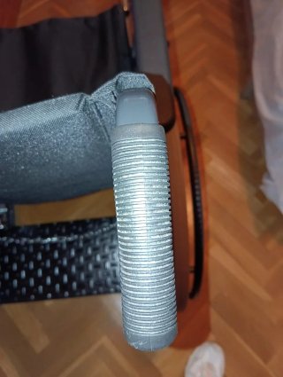 Silla de ruedas negra