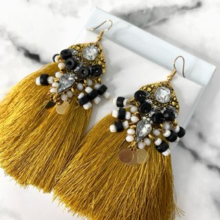 Pendientes largos bohoo flecos amarillos dorados