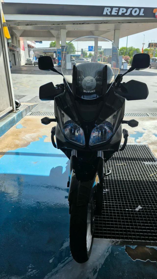 Suzuki V Strom