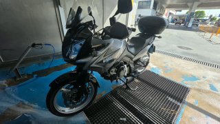 Suzuki V-Strom 650 Negra