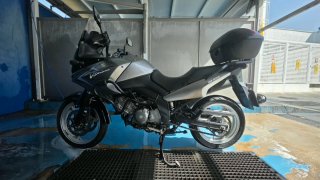 Suzuki V-Strom 650 Negra