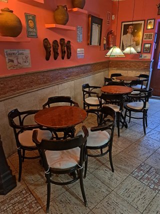 Mobiliario completo de bar