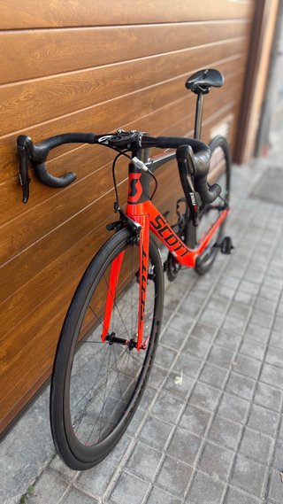 Bicicleta de carretera Scott Roja