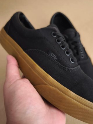 Zapatillas Vans Era Negras Goma Marrón Talla 39