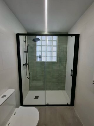 Instalador de mamparas de ducha