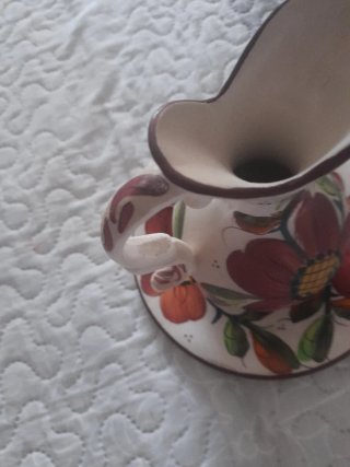 Jarrita y plato decorado flores