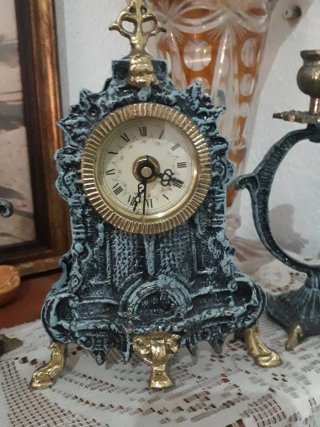 Reloj de mesa antiguo