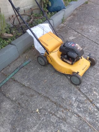 Cortacésped Briggs & Stratton Quattro 40