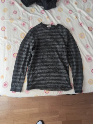 Jersey de rayas gris y negro