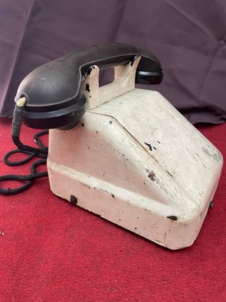 Teléfono antiguo de fábrica "Saba", hierro fundido