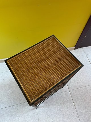 Cajonera de mimbre y metal. Antiguo costurero