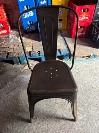 Silla de comedor de metal marrón