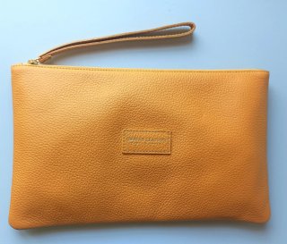 Neceser de piel amarillo