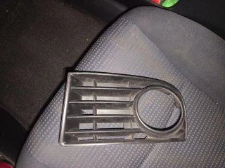Rejilla delantera izquierda Golf MK5