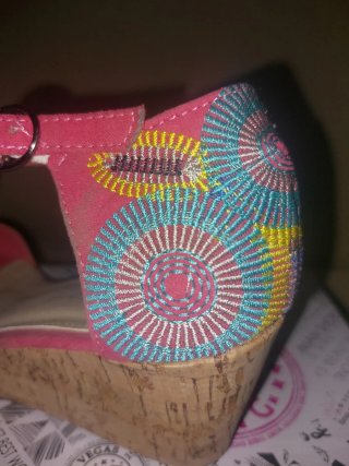 Sandalias cuña Tino Gonzalez multicolor