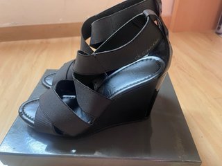 Sandalias cuña Calvin Klein negras T37